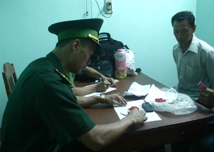 Quảng Bình: Bắt giữ đối tượng vận chuyển 431 viên ma túy