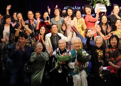 Cuộc hội ngộ xúc động của thế hệ nghệ sĩ vàng Nhà hát Kịch Việt Nam