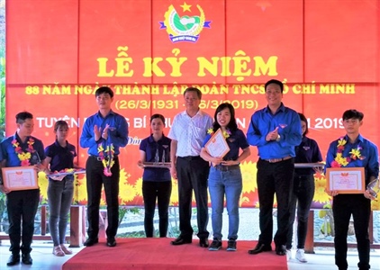 PC Khánh Hòa: Tuyên dương 2 Bí thư Chi đoàn giỏi trong công tác phong trào