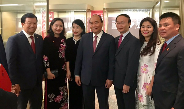 Thủ tướng Nguyễn Xuân Phúc thăm Triển lãm “Những nền văn hoá cổ Việt...