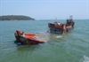 Tàu cá Ninh Thuận bị lật, 5 người mất tích trên biển