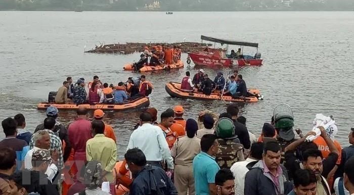 Ấn Độ: Lật thuyền trong lễ hội tôn giáo, 12 người thiệt mạng