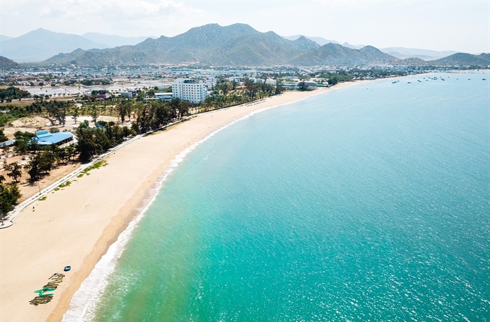 Điều ít biết về bãi biển Ninh Chữ: Khách nước ngoài “vạn người mê”