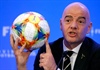 FIFA đầu tư 1 tỷ USD cho công tác phát triển bóng đã nữ