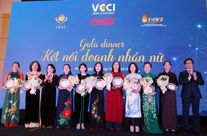 Vinh danh 10 doanh nhân nữ Việt Nam là doanh nhân ASEAN