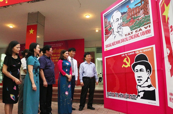 Bộ VHTTDL trao giải sáng tác tranh cổ động về Bác Hồ tại Nghệ An
