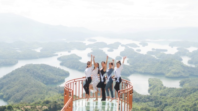 Top 32 thí sinh Miss Tourism Vietnam 2020 trải nghiệm tại Vườn quốc gia...