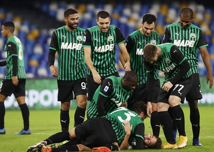Giải bóng đá Italia cấm các đội bóng mặc áo màu xanh lá cây