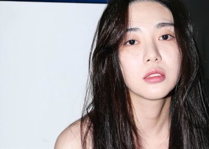 Nữ ca sĩ Kwon Mina (AOA) tiếp tục tự tử tại nhà riêng