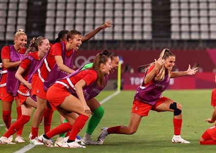 Đánh bại Mỹ, tuyển Canada lần đầu vào chung kết bóng đá nữ Olympic
