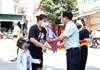 Hà Nội: Chung tay hỗ trợ người dân gặp khó khăn tại phường Dịch Vọng Hậu