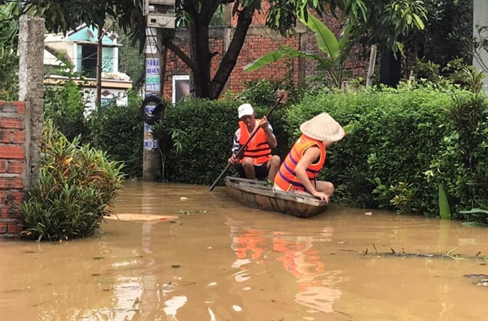 Quảng Nam: Mưa gió dần ngớt, lũ trên các sông xuống chậm