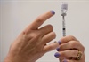 Pfizer tiếp tục xin FDA cấp phép tiêm mũi bổ sung cho tất cả người lớn