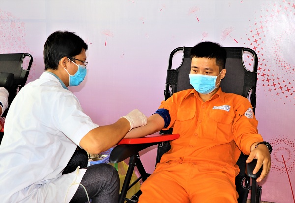 PC Khánh Hòa: Hiến gần 150 đơn vị máu hưởng ứng Tuần lễ hồng EVN lần VII