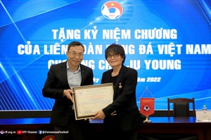 Bóng đá Việt Nam tri ân “thần y” Choi Ju-young