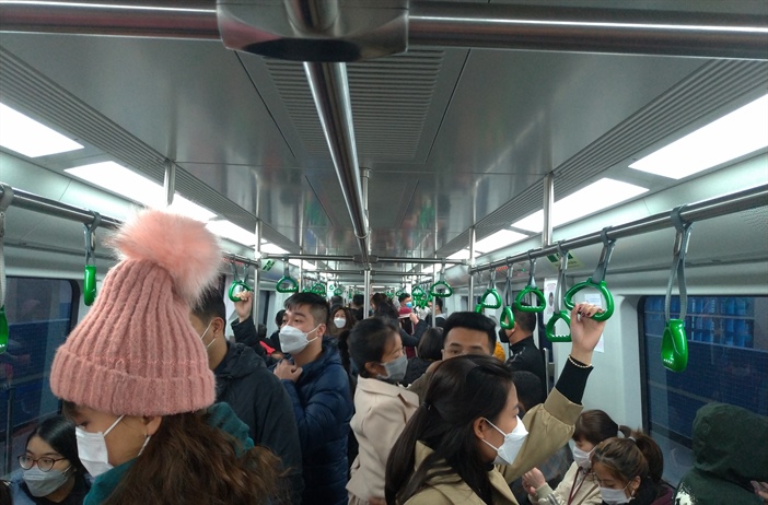 Đường sắt trên cao Cát Linh- Hà Đông thu hút hành khách dịp Tết