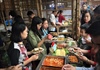 Chen chân thưởng thức đồ ăn Nhật tại không gian ẩm thực Việt- Nhật