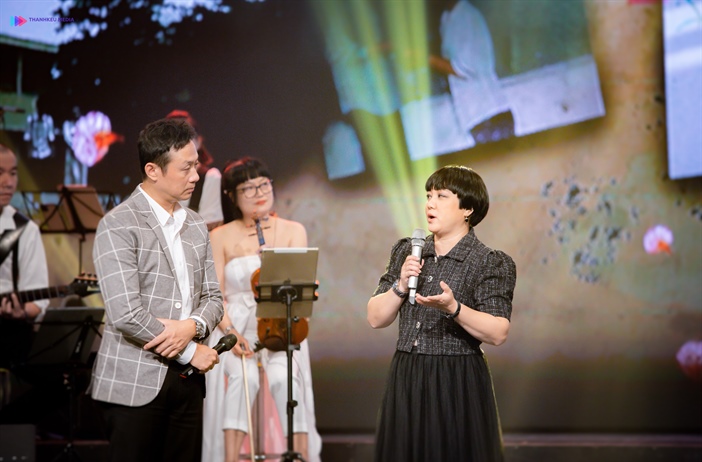 Ca sĩ Ngọc Linh rơi nước mắt khi hát “Tình thơ” trong "Thanh xuân tươi đẹp"