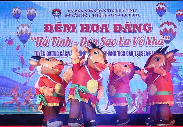 Rực rỡ đêm hoa đăng khinh khí cầu mừng SEA Games 31 “Hà Tĩnh- đón Sao...