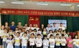 Trao tặng sách cho học sinh dân tộc Thái tỉnh Thanh Hóa