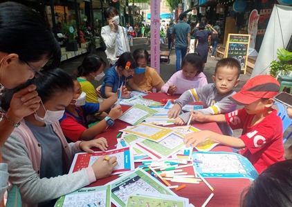 Đường Sách đa dạng các hoạt động mừng ngày gia đình Việt Nam