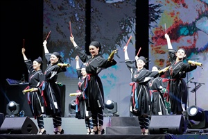 Gần 180.000 lượt khách đến Huế trong Tuần lễ Festival Huế 2022