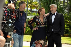 Julia Roberts và George Clooney chính thức tái hợp trong tác phẩm hài lãng mạn mới