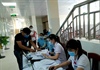 Bình Định: Hàng loạt nhân viên y tế xin thôi việc, bỏ việc