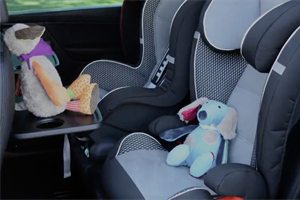Nhật Bản phát triển thiết bị ngăn ngừa trẻ em bị bỏ lại trong xe