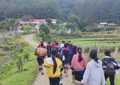 Kon Tum: Học sinh toàn tỉnh nghỉ học từ ngày 27.9 để tránh bão Noru