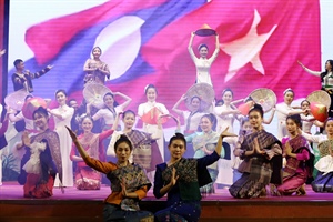 Ấn tượng Liên hoan nghệ thuật quần chúng các dân tộc vùng biên giới Việt – Lào