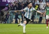 Messi toả sáng, Argentina thắng chật vật Mexico