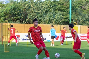 Tuyển Việt Nam tiếp tục rèn đấu pháp, chuẩn bị cho trận giao hữu với Dortmund