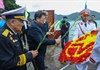 Thủ tướng dâng hương và thả hoa tại Di tích lịch sử Bến tàu Không số Vũng Rô