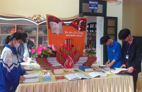Bắc Giang: Trưng bày sách, báo, tư liệu kỷ niệm 80 năm “Đề cương về văn hóa Việt Nam”