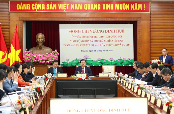 Bộ trưởng Nguyễn Văn Hùng: Cần có thêm chế ưu đãi cho ngành Văn hóa để...