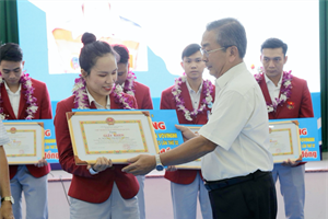 Quận 8 (TP.HCM) khen thưởng HLV, VĐV đạt thành tích cao tại SEA Games 32