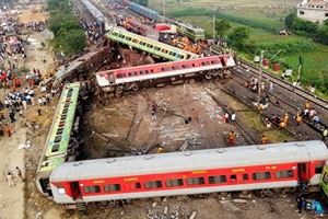 Ấn Độ: Dừng chiến dịch tìm kiếm cứu nạn vụ tai nạn đường sắt
