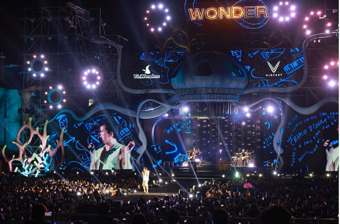 “8Wonder là cú hích đưa công nghiệp giải trí Việt ra thế giới”