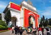 Hàng ngàn khách hàng check-in mua sắm tại Hội chợ Art toy Giáng sinh quốc tế đầu tiên tại Việt Nam