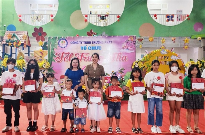 Kiên Giang trao quà Tết cho học sinh nghèo hiếu học