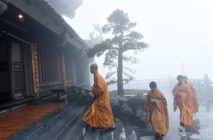 Quần thể văn hóa tâm linh Fansipan hấp dẫn các đoàn hành hương mùa Phật...